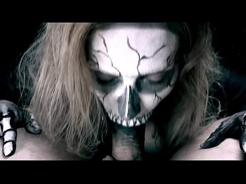 ❤️ ʻO ke kaikamahine daimonio e omo ana i ka moa me kona waha ʻeleʻele a me ka ʻai ʻana. Porn video ma haw.xxxnd.ru ☑